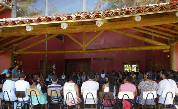 Assembleia geral convoca território na Escola Rural Dendê da Serra;