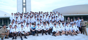 Estudantes da CPMG Dr. Cezar Toledo visitam Brasília.