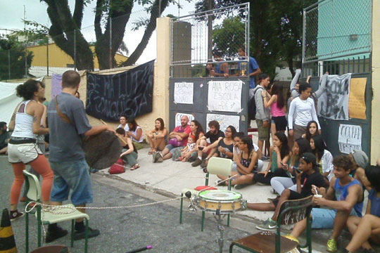 Até o momento, 38 escolas estão ocupadas em todo o Estado de São Paulo. Muitas delas promovem atividades culturais abertas para a comunidade.