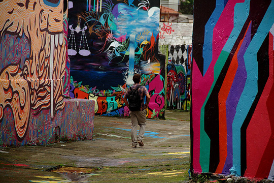 Em um momento de tensão para a arte urbana de São Paulo, resgatamos a história de um dos maiores grafiteiros que a capital paulista já teve: Niggaz da Hora.